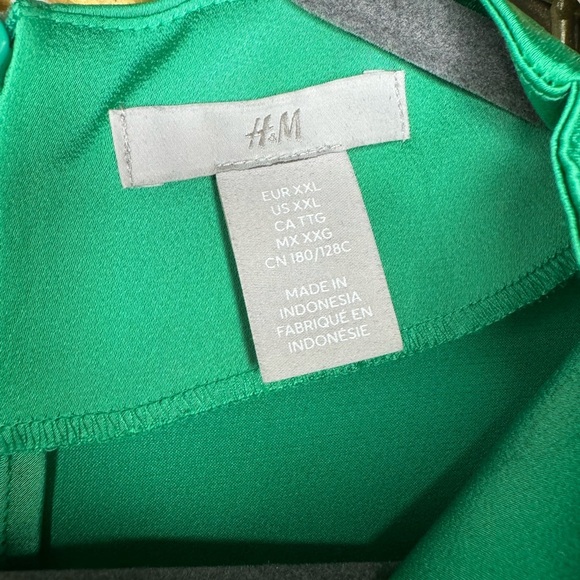 H&M drape neck blouse size xxl - Picture 2 of 5